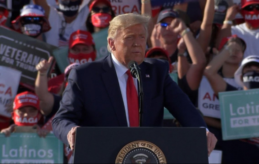 Tổng thống Donald Trump phong mình là "siêu phục hồi", gọi ông Biden là "Joe trầm cảm"