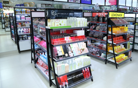 AB Beauty World liên tiếp ra mắt siêu thị mỹ phẩm, chi mạnh cho quà tặng khuyến mãi