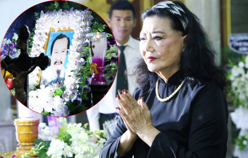 Nghệ sĩ đến chia buồn cùng gia đình NSND Lý Huỳnh