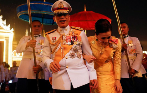 Nhà vua Thái Lan nhập viện để xét nghiệm COVID-19?