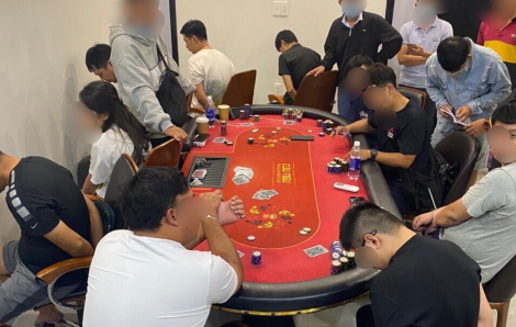 Phá sòng Poker có người ngoại quốc tham gia ở khu dân cư Palm Residence