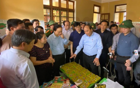 Thủ tướng kiểm tra việc khắc phục hậu quả mưa lũ tại Quảng Bình