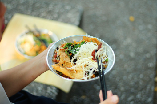 Những món ăn vặt gắn với tuổi thơ nhiều thế hệ người dân Sài Gòn