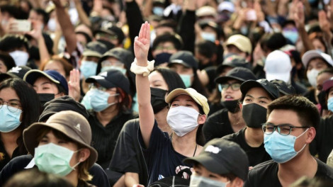 Biểu tình ở Thái Lan và việc không lùi bước của người trẻ