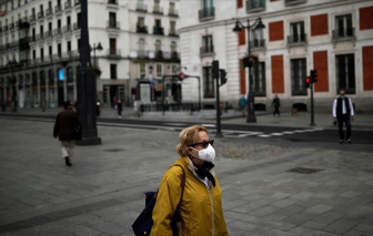 Trung Quốc bùng phát ổ dịch quy mô lớn sau 4 tháng, WHO cảnh báo về chủ nghĩa dân tộc vắc-xin COVID-19