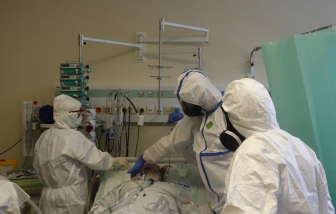 Mỹ gần nửa triệu ca mắc COVID-19 trong 7 ngày, WHO hối thúc châu Âu tăng tốc khống chế dịch bệnh