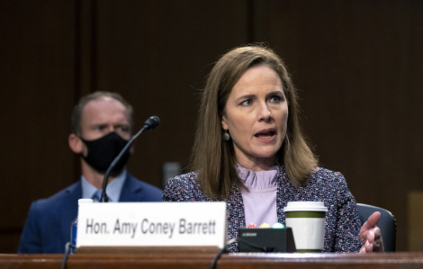 Bà Amy Coney Barrett chính thức đảm nhiệm vị trí thẩm phán Tòa án Tối cao