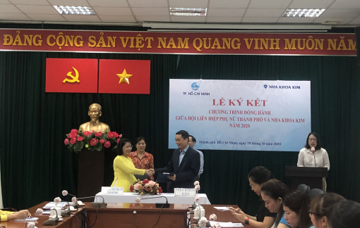 Chăm sóc nụ cười cho phụ nữ