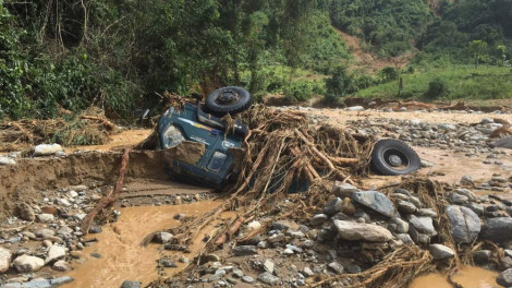 Hơn 1.000 người bị cô lập trong vụ núi lở ở Phước Lộc