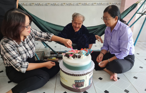 Mừng sinh nhật Mẹ Việt Nam Anh hùng tròn 100 tuổi