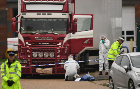 Lời kể đau lòng của người cảnh sát đầu tiên có mặt tại hiện trường vụ 39 người Việt chết trong xe container ở Anh