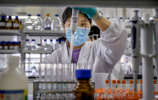Vì sao phải giữ bí mật tiêm vắc xin ở Trung Quốc?