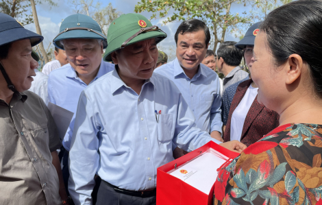 Thủ tướng Nguyễn Xuân Phúc: "Miễn phí toàn bộ viện phí cho nạn nhân ở Trà Leng"