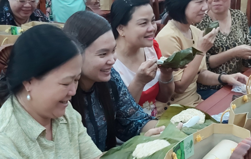 Bữa sáng với cơm gạo lứt muối mè