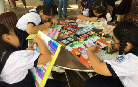 Trẻ em lên tiếng nói về quyền của trẻ em bằng con chữ và tranh vẽ