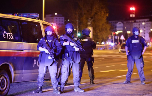 17 người thương vong sau vụ tấn công khủng bố ở Áo