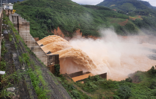 Hãy bỏ quy trình qua một bên, lo cho dân trước đã!