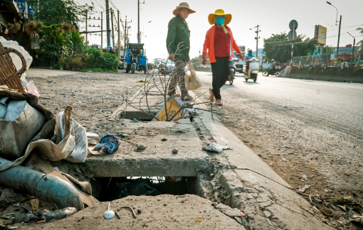 Mương nước dọc Quốc lộ 1A thành nơi gây họa