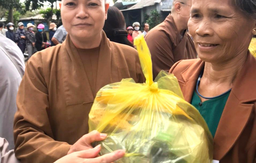 Những người gom góp yêu thương