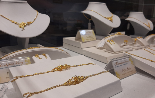 Giá vàng tăng theo căng thẳng bầu cử Mỹ