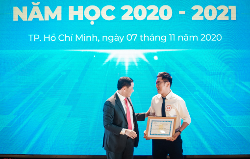 Hiệu trưởng nhắc sinh viên phải biết “làm giàu” ngay từ năm nhất