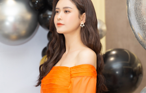 Diện trang phục 'hack tuổi' như Trương Quỳnh Anh