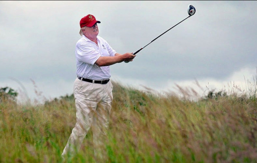 Tổng thống Trump trở lại sân golf lần thứ hai sau khi “thất cử”