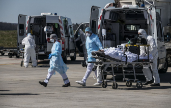 Châu Âu vượt mốc 300.000 người chết, Mỹ thắt chặt kiểm soát dịch COVID-19