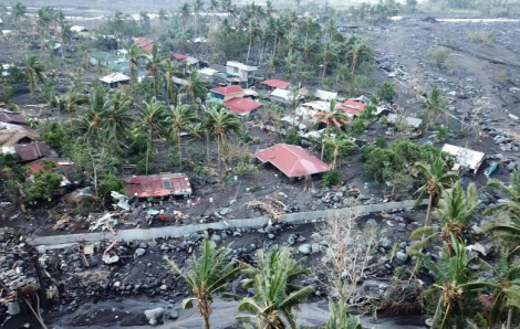 Bão Vamco tàn phá Philippines, ngoại ô Manila chìm trong lũ