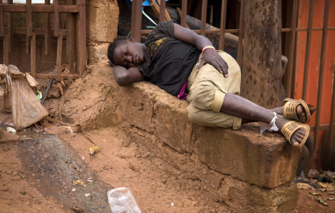 Ma túy, trẻ bụi đời và những "chiến binh đường phố" ở châu Phi