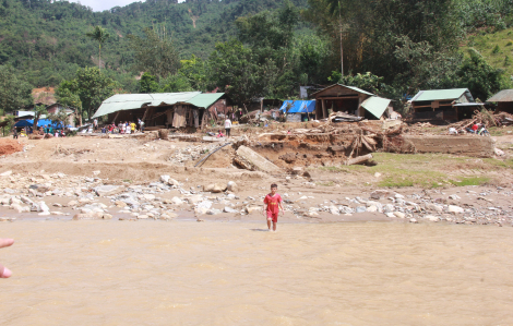 Quảng Nam sơ tán người dân vùng sạt lở, lũ lụt trước 12g ngày 14/11
