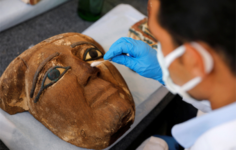 Ai Cập mở nắp quan tài chứa xác ướp hơn 2.500 năm