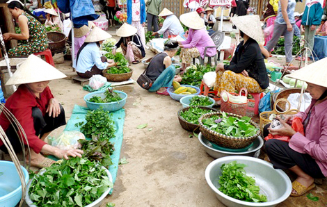 Chợ quê lam lũ