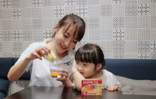 Nghe các ‘hotmom’ kể chuyện con bị sốt và gói thuốc mùi cam vị ngọt