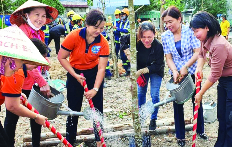 Phụ nữ với hàng chục ngàn mô hình thích ứng biến đổi khí hậu