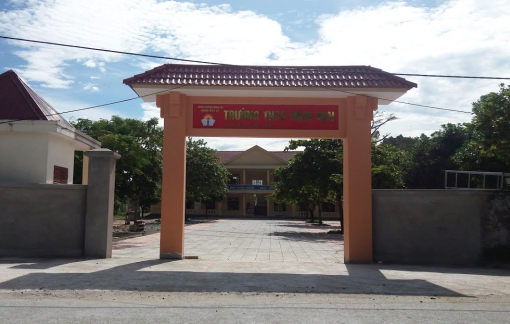 Vì sao hiệu trưởng "dính án", trường vẫn đạt chuẩn quốc gia?