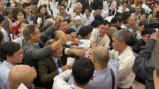 Đại hội hội nhà văn hay carnival