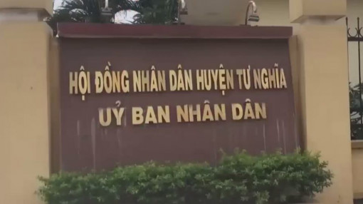 Lãnh đạo, nguyên lãnh đạo huyện cùng bị kỷ luật vì "mượn tiền" doanh nghiệp