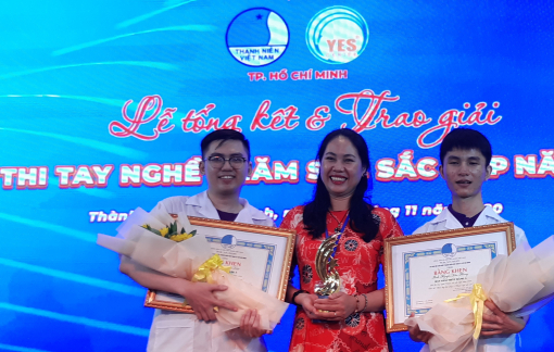 Hai nam sinh viên giành giải cao nhất hội thi chăm sóc sắc đẹp