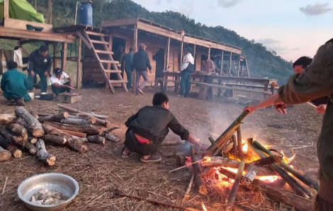 34 người trekking bị kẹt trên núi ở Khánh Hòa