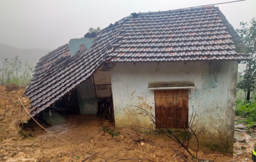 Sạt lở liên tiếp đe dọa hơn 400 hộ dân ở Quảng Ngãi