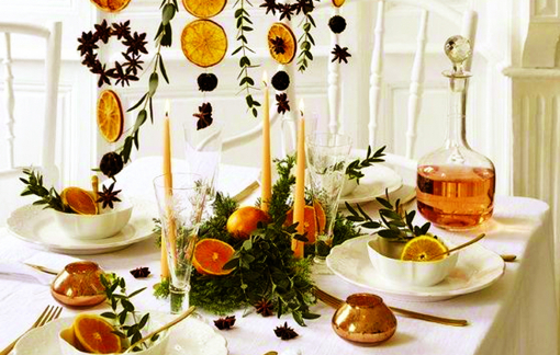 Củi, móc treo quần áo thành cây thông Noel