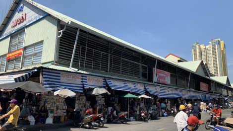 Trưởng ban quản lý chợ Kim Biên bị đâm chết