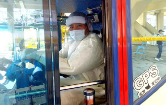 Lãnh án phạt nặng vì vi phạm lệnh cách ly trong... 8 giây