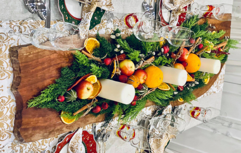 Trang trí bàn tiệc Giáng sinh tại gia lung linh như nhà hàng 5 sao, giá “hạt dẻ”