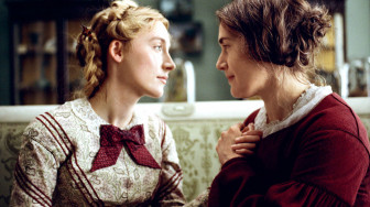 "Ammonite": Tình yêu ở lại