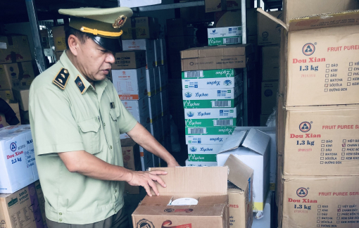 Thu giữ hơn 8 tạ nguyên liệu trà sữa trôi nổi