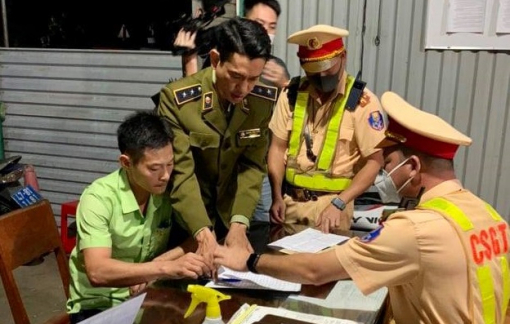 Phát hiện xe khách chở 1,7 tấn nội tạng động vật bốc mùi hôi thối