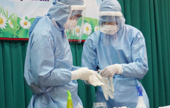 Tối 17/12, 2 người mắc COVID-19