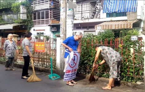 Người kiên trì nhặt rác